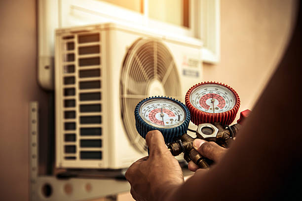 Professional Hvac technician working in Pomona, NY